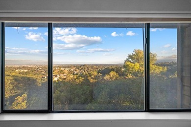 An exclusive hilltop retreat on a private gated driveway street - photo 10