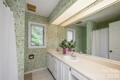 A rare opportunity to own in the heart of Deerlake Village! This - photo 12