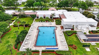 Come Experience FLORIDA RESORT LIFESTYLE --- Tranquil community - photo 40