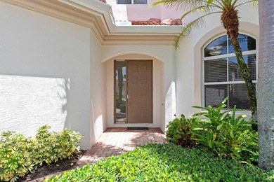 Rarely available first-floor villa in the highly sought-after - photo 3