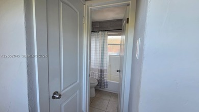 Charming 2-bedroom, 1-bath single-family home in Ft Lauderdale - photo 6