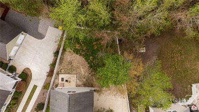 Welcome to 75 Jacobs Circle in Dunham Marsh, nestled in a quiet - photo 5