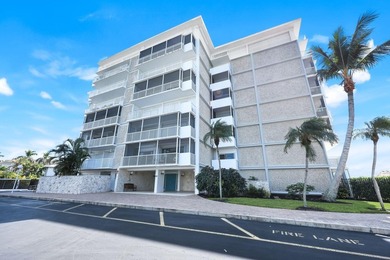 (private lake, pond, coastal) Condo For Sale in Naples Florida