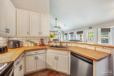Welcome to your own slice of Gulf Breeze paradise! Tucked within - photo 12