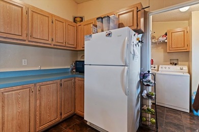 Well-maintained 3-bedroom, 2-bath manufactured home offering 1 - photo 12