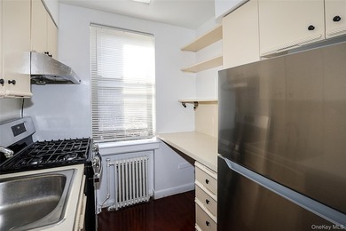 Enjoy comfortable living in this recently renovated one bedroom - photo 16
