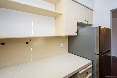 Enjoy comfortable living in this recently renovated one bedroom - photo 17