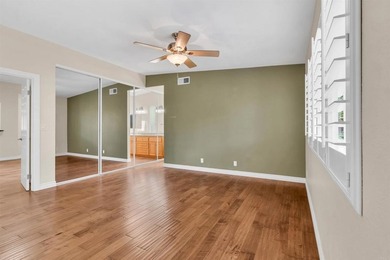 Beautiful single-story home located in *The Cottages*, one of - photo 18