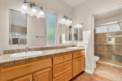 Beautiful single-story home located in *The Cottages*, one of - photo 19