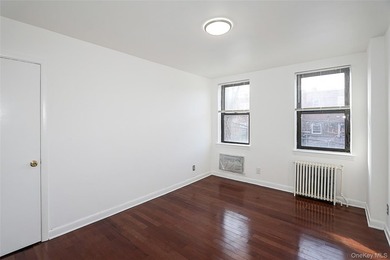 Enjoy comfortable living in this recently renovated one bedroom - photo 20