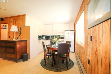 Meticulously maintained and showcasing exceptional quality - photo 6