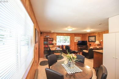 Meticulously maintained and showcasing exceptional quality - photo 8