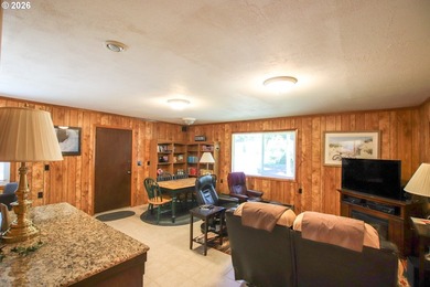 Meticulously maintained and showcasing exceptional quality - photo 10
