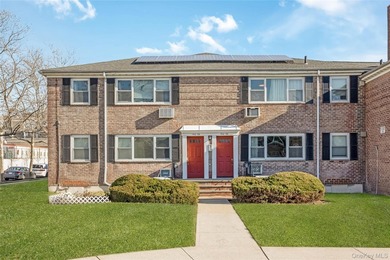 Move right into a fully renovated, spacious, and sun-filled - photo 1