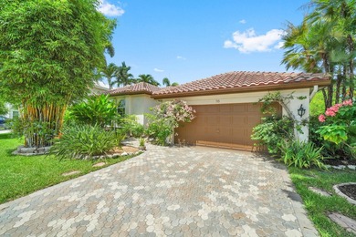 Discover this beautifully maintained 3 bedroom, 2.5 bathroom - photo 2