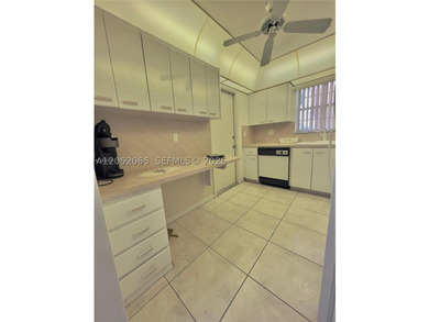 GREAT INVESTMENT OPPORTUNITY. Welcome to this bright and - photo 8
