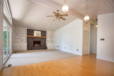 Lakefront Living! Wake up to water views and enjoy coffee on the - photo 3
