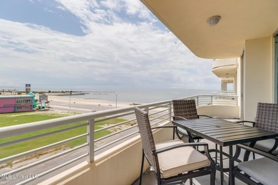 Water views and warm breezes in the heart of Biloxi Beach - if - photo 3