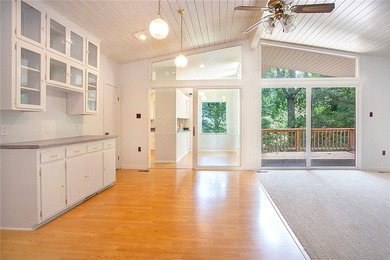Lakefront Living! Wake up to water views and enjoy coffee on the - photo 6