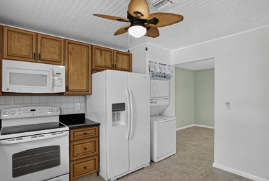 Welcome to this beautifully maintained villa in the desirable - photo 6