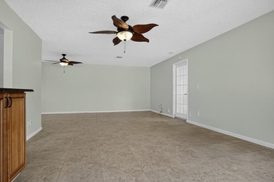 Welcome to this beautifully maintained villa in the desirable - photo 9