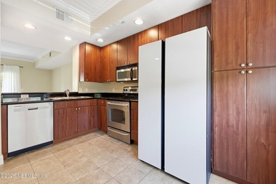 Price adjusted on this Water view, move-in-ready condo in Il - photo 10
