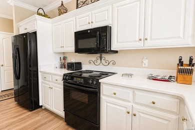 Lake life just got easier with this well-appointed condo - photo 12