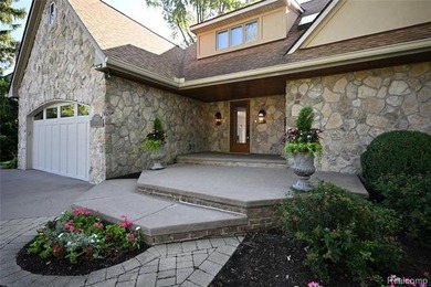 Welcome to this landmark stone home, situated on a large corner - photo 2