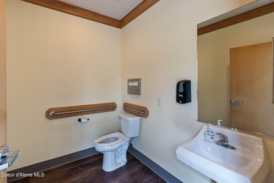 Located in the heart of the thriving city of Ponderay, this - photo 13