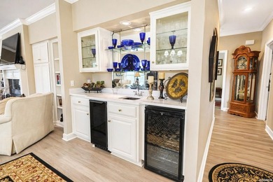 Lake life just got easier with this well-appointed condo - photo 15