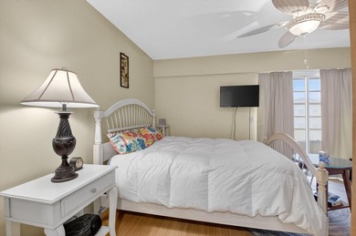 HOME SWEET HOME! Fully renovated penthouse condo right next to - photo 15