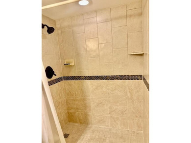 HOME SWEET HOME! Fully renovated penthouse condo right next to - photo 19