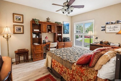 Lake life just got easier with this well-appointed condo - photo 20