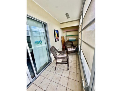 HOME SWEET HOME! Fully renovated penthouse condo right next to - photo 20