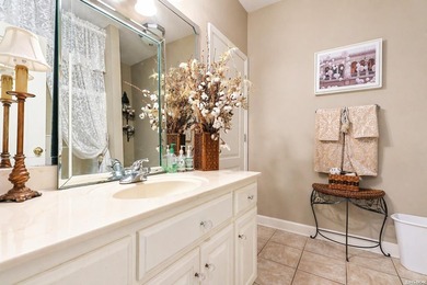 Lake life just got easier with this well-appointed condo - photo 22
