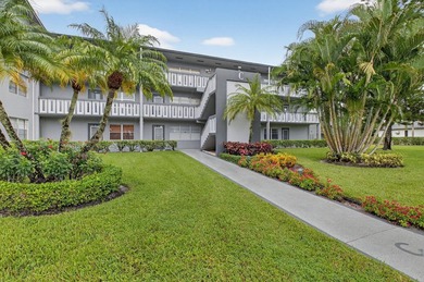 HOME SWEET HOME! Fully renovated penthouse condo right next to - photo 23