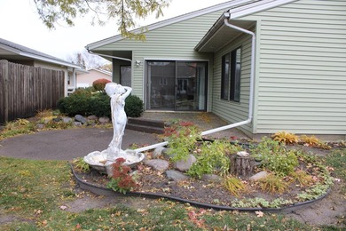 Welcome home to comfortable, convenient, and carefree living in - photo 23