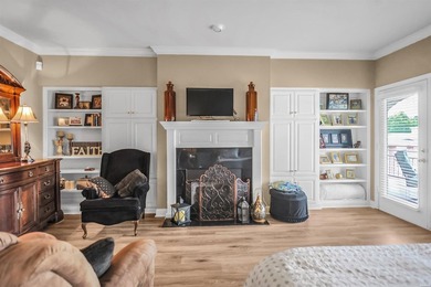 Lake life just got easier with this well-appointed condo - photo 24