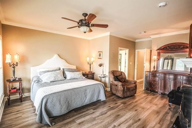 Lake life just got easier with this well-appointed condo - photo 25