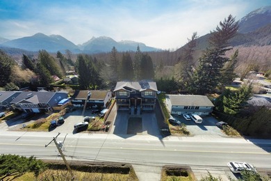 BRAND-NEW HALF DUPLEX WITH A SUITE! Located in sought-after - photo 26
