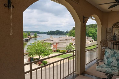 Lake life just got easier with this well-appointed condo - photo 43