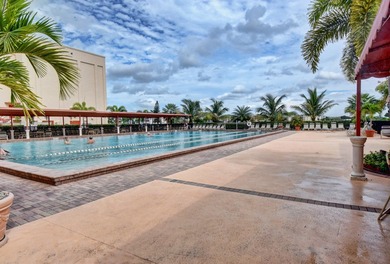 HOME SWEET HOME! Fully renovated penthouse condo right next to - photo 45