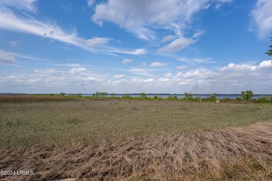 Nestled along the picturesque intercoastal waterway lies a rare - photo 19