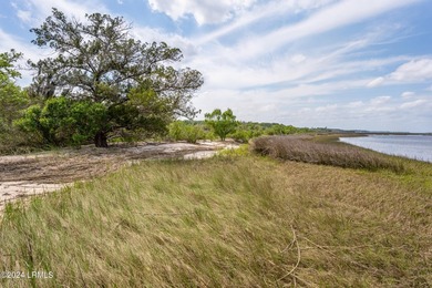 Nestled along the picturesque intercoastal waterway lies a rare - photo 21