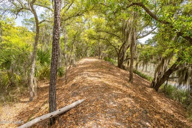 Nestled along the picturesque intercoastal waterway lies a rare - photo 28