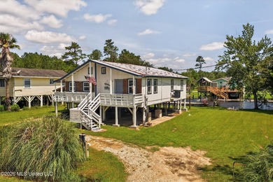 Come and see this 3 bedroom 2 bath fish camp on a deep water - photo 3