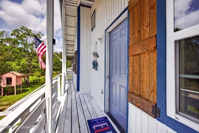 Come and see this 3 bedroom 2 bath fish camp on a deep water - photo 6