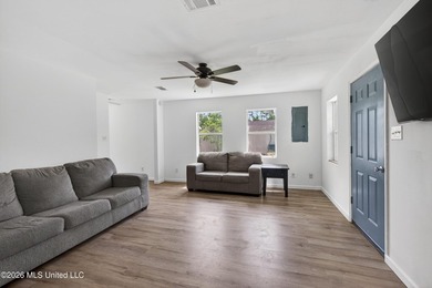 Come and see this 3 bedroom 2 bath fish camp on a deep water - photo 7