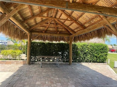 CALLING ALL PICKLE BALL PLAYERS! This beautiful lot has it all! - photo 2