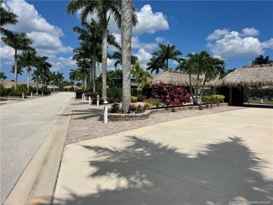 CALLING ALL PICKLE BALL PLAYERS! This beautiful lot has it all! - photo 10
